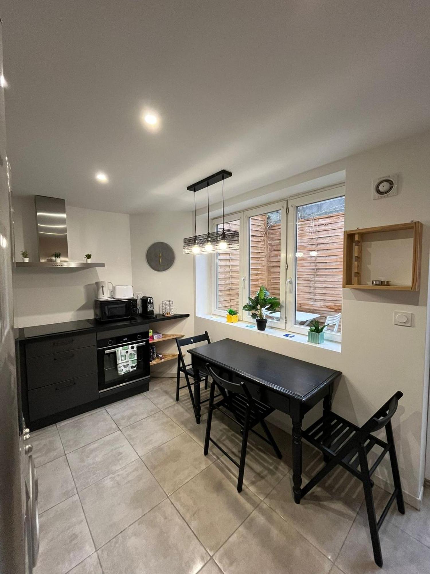 Gite Le Charme Citadin 55 M² Avec Exterieur Valenciennes Eksteriør billede